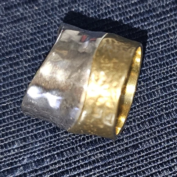Silpada Rain Or Shine Brass and Silver Hammered Textured Ring. Size 7 - Picture 2 of 4